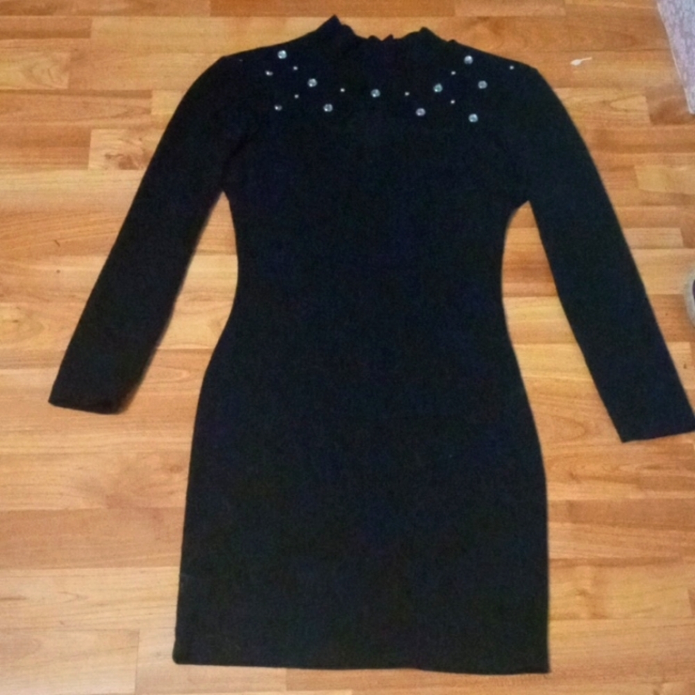 Black long sleeve dress